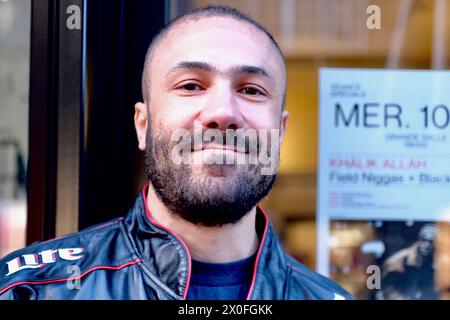 Straßburg, Frankreich. April 2024. Khalik Allah, ein amerikanischer und jamaikanischer Filmemacher, Videokünstler und Fotograf, lebt in Straßburg. Im Rahmen des internationalen Dokumentarfilmfestivals KODEX wird er an einer Retrospektive seiner Dokumentarfilme im Kino Cosmos teilnehmen. 10. April 2024 In Straßburg Im Nordosten Frankreichs. Foto: Nicolas Roses/ABACAPRESS.COM Credit: Abaca Press/Alamy Live News Stockfoto