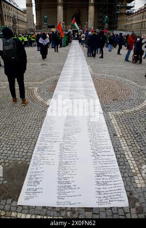 München, 13. Januar 2024. Pro-Palästina-Demo, bei der Hunderte von Menschen am Gazastreifen mit dem Motto „Waffenstillstand jetzt“ teilnahmen. Stockfoto