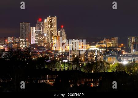 Ein Blick auf die hohen Gebäude im Arena Quarter in Leeds City Centre, West Yorkshire, UK Stockfoto