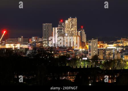 Ein Blick auf die hohen Gebäude im Arena Quarter in Leeds City Centre, West Yorkshire, UK Stockfoto