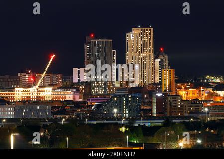 Ein Blick auf die hohen Gebäude im Arena Quarter in Leeds City Centre, West Yorkshire, UK Stockfoto