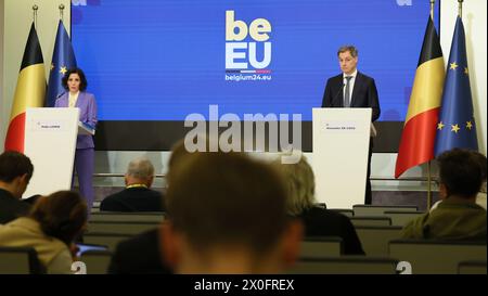 Brüssel, Belgien April 2024. Außenministerin Hadja Lahbib und Premierminister Alexander de Croo wurden auf einer Pressekonferenz über die Halbzeitergebnisse des belgischen Ratsvorsitzes der Europäischen Union am Freitag, den 12. April 2024, in Brüssel vorgestellt. Seit dem 1. Januar 2024 begann der belgische Ratsvorsitz der Europäischen Union für sechs Monate. BELGA FOTO BENOIT DOPPAGNE Credit: Belga News Agency/Alamy Live News Stockfoto