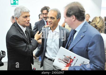 Archivfoto, Italien. April 2024. ARCHIVFOTO - BARI - PRESSEKONFERENZ DER 77. MESSE VON LEVANTE IN BARI. AUF DEM FOTO DER PRÄSIDENT DER REGION APULIEN NICHI VENDOLA, ALFONSO PISICCHIO UND UGO PATRONI GRIFFI PRÄSIDENT DER MESSE LEVANTE (BARI - 2013-09-11, SAVERIO DE GIGLIO) ps das Foto kann in Übereinstimmung mit dem Kontext verwendet werden, in dem es aufgenommen wurde, und ohne die Absicht, das Ansehen der Menschen zu diffamieren, repräsentierte Editorial Usage Only Credit: Independent Photo Agency/Alamy Live News Stockfoto