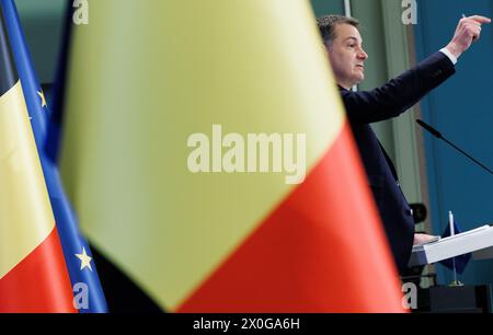 Brüssel, Belgien April 2024. Premierminister Alexander de Croo beantwortet Fragen während einer Pressekonferenz zu den Halbzeitergebnissen des belgischen Ratsvorsitzes am Freitag, den 12. April 2024 in Brüssel. Seit dem 1. Januar 2024 begann der belgische Ratsvorsitz der Europäischen Union für sechs Monate. BELGA FOTO BENOIT DOPPAGNE Credit: Belga News Agency/Alamy Live News Stockfoto