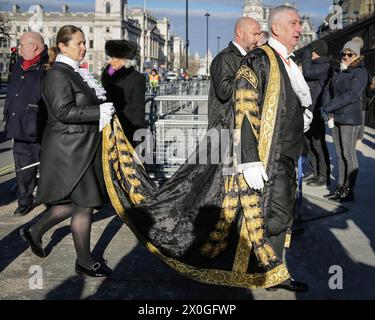Sir Lindsay Hoyle, Sprecher des House of Commons, Labour Party, reist zurück ins Parlament in Westminster, London, Großbritannien Stockfoto