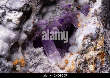 Amethyst-Quarzkristalle aus Sardinien, Italien Stockfoto