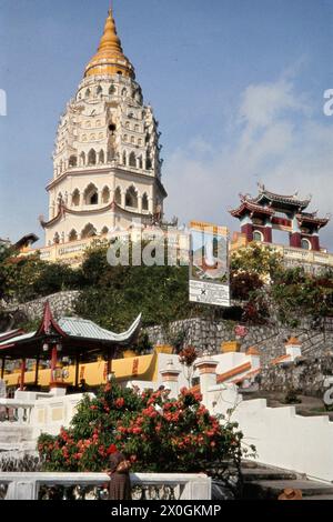 Der buddhistische Tempel Kek Lok Si („Paradies des Westens“) in Ayer Itam nahe Penang. [Automatisierte Übersetzung]“ Stockfoto