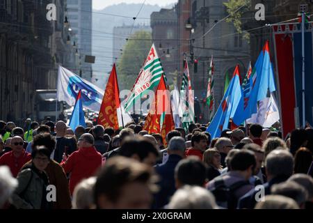 Turin, Italien. April 2024. Die Gewerkschaften streiken und protestieren gegen den Produktionsrückgang und gegen die zahlreichen Arbeitnehmer, die im Werk Mirafiori der FCA entlassenen Lohn zahlen. Quelle: M.Bariona/Alamy Live News Stockfoto