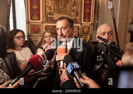 Mailand, Italien. April 2024. Beppe Sala Sindaco di Milano Milano, Italia - Cronaca Venerdì, 12. April 2024. (Foto di Marco Ottico/Lapresse) Pressekonferenz über die Restaurierungsarbeiten an der Fassade des Palazzo Marino Mailand, Italien - News Freitag, 12. April 2024. (Foto: Marco Ottico/Lapresse) Credit: LaPresse/Alamy Live News Stockfoto