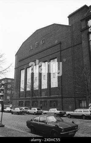 Das Bild zeigt die große Turbinenhalle von AEG [automatisierte Übersetzung] Stockfoto