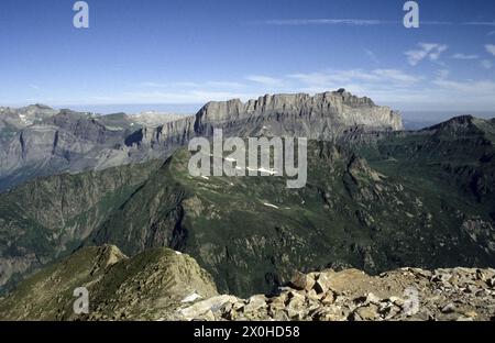 Les Rochers des FIZ in den nördlichen Savoyer Alpen vom Hochweg bis zur Hütte Bel-Lachat. [Automatisierte Übersetzung] Stockfoto