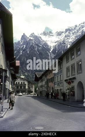 Eine Straße im Dorf [automatisierte Übersetzung] Stockfoto