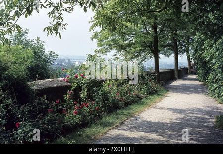 Die Burgmauer von Schloss Dachau [automatisierte Übersetzung] Stockfoto