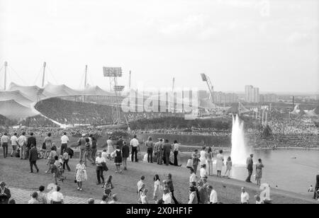 Besucher der Olympiapark während der Olympischen Spiele. [Automatisierte Übersetzung] Stockfoto