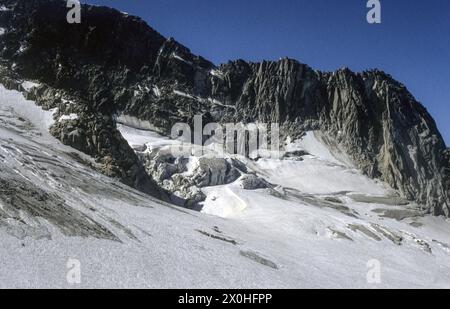Firnfelder, von der Seilbahn aus gesehen. [Automatisierte Übersetzung] Stockfoto