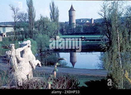 Blick über den Main vom Denkmal bis zum Cent Tower [automatisierte Übersetzung] Stockfoto