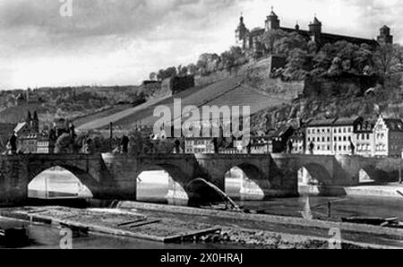 Festung Marienberg und Alte Hauptbrücke [automatisierte Übersetzung] Stockfoto