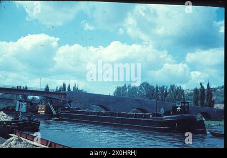 Ochsenfurt - Main - Brücke - Schiff [automatisierte Übersetzung] Stockfoto