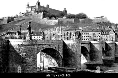 Blick auf die Alte Hauptbrücke zur Festung Marienberg [automatisierte Übersetzung] Stockfoto