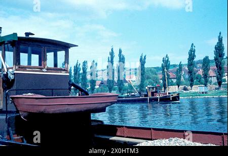 Lieferung auf dem Hauptgerät [automatisierte Übersetzung] Stockfoto