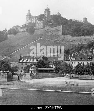 Festung Marienberg am Mainufer. [Automatisierte Übersetzung] Stockfoto