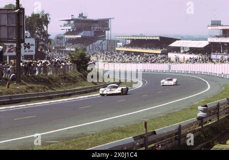 Das 24-Stunden-Rennen von Le Mans im Jahr 1984, die Haupttribünen [automatisierte Übersetzung] Stockfoto