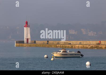 Harbor Lighthouse in Saint Malo, Bretagne Stockfoto