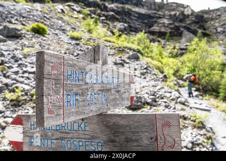 Wegweiser zur Hintergrathüte, Sulden, Italien Stockfoto