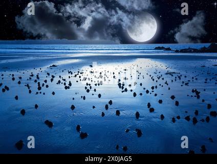 Vollmond über einem Strand in der Region Finistere, Bretagne, Frankreich Stockfoto