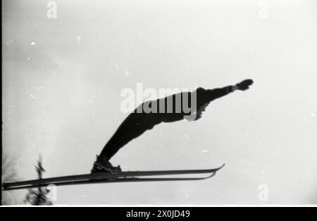 Internationale Skifliegerwoche, Skispringer am 28.02.1951 in Oberstdorf, Allgäu, Bayern, Deutschland Stockfoto