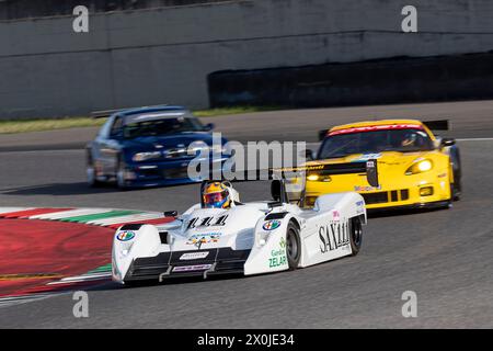 SCARPERIA E SAN PIERO, ITALIEN, 5. APRIL 2024, #111 FILIPPO FRANCIONI (IT) - LUCCHINI P3-96 / 1998 - AUSDAUERRENNEN-LEGENDEN WÄHREND DES MUGELLO CLA 2024 Stockfoto