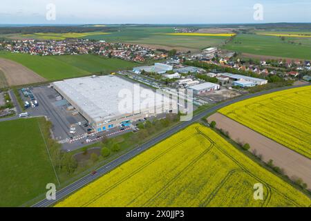 Luftaufnahme amazon Logistikzentrum Luftaufnahme vom amazon Logistikzentrum in Lampertswalde. Luftaufnahme mit einer Drohne Lampertswalde Sachsen Deutschland *** Luftaufnahme amazon Logistikzentrum Luftaufnahme mit einer Drohne Lampertswalde Sachsen Deutschland Daniel Schäfer Stockfoto