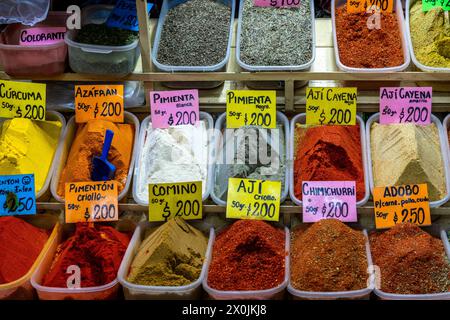 Gewürze Zum Verkauf Im Mercado Central, Salta, Provinz Salta, Argentinien. Stockfoto