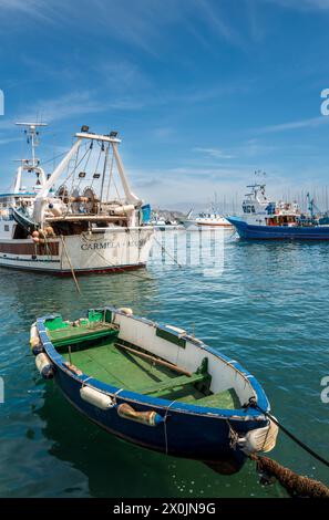 Allgemeiner Blick auf den Hafen in Procida, Bucht von Neapel, Italien Stockfoto