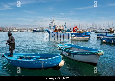 Allgemeiner Blick auf den Hafen in Procida, Bucht von Neapel, Italien Stockfoto