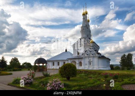 Kirche der Jungfrau Hodegetria am Sommertag, Wjazma, Region Smolensk, Russland Stockfoto