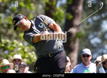 Augusta, Usa. April 2024. Südkoreas Byeong Hun schlägt am Freitag, den 12. April 2024, im Augusta National Golf Club in Augusta, Georgia, auf dem vierten Loch in der zweiten Runde des Masters Turniers ab. Foto: Tannen Maury/UPI Credit: UPI/Alamy Live News Stockfoto