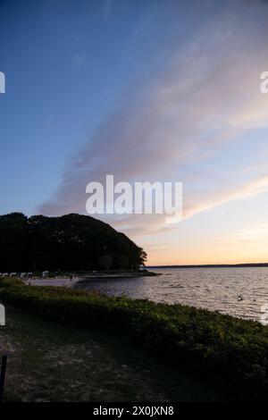 Glücksburg Sandwig, spazieren Sie am Strand Stockfoto