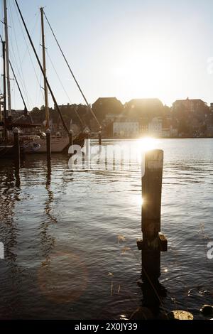 Flensburg, Sonnenuntergang Spaziergang um den Hafen Stockfoto