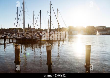 Flensburg, Sonnenuntergang Spaziergang um den Hafen Stockfoto