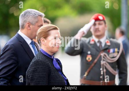 Wien, Wien, Österreich. April 2024. Dänische Premierministerin METTE FREDERIKSEN besucht Bundeskanzler Karl Nehammer zu Gesprächen über die „strategische Agenda der EU“ (Credit Image: © Andreas Stroh/ZUMA Press Wire) NUR REDAKTIONELLE VERWENDUNG! Nicht für kommerzielle ZWECKE! Stockfoto