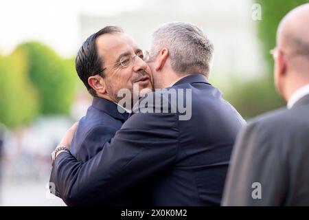 Wien, Wien, Österreich. April 2024. Zypernpräsident NIKOS CHRISTODOULIDES begrüßt von Bundeskanzler KARL NEHAMMER zu Gesprächen über die "strategische Agenda der EU" (Credit Image: © Andreas Stroh/ZUMA Press Wire) NUR REDAKTIONELLE VERWENDUNG! Nicht für kommerzielle ZWECKE! Stockfoto