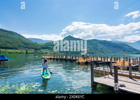 Kaltern an der Weinstraße (Kaltern Sulla Strada del Vino), Kalterer See in Südtirol, Trentino-Südtirol, Italien Stockfoto