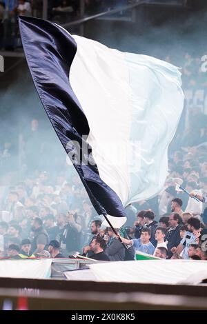 Rom, Italien. April 2024. Anhänger der SS Lazio während des Serie A TIM Spiels zwischen SS Lazio und US Salernitana am 12. April 2024 im Stadio Olimpico in Rom. Quelle: Giuseppe Maffia/Alamy Live News Stockfoto