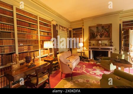 England, Hampshire, Hinton Hampner, Hinton Hampner Country House, The Library Stockfoto