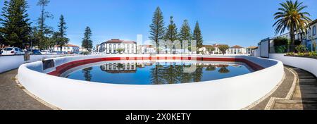 Panorama, Architektur, Azoren, Camara Municipal, Insel Graciosa, Portugal, die Stadt Santa Cruz da Graciosa, der Atlantik-Archipel, das weiß- und das Rotwasserbecken Stockfoto