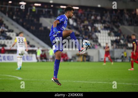 Linz, Österreich. April 2024. LINZ, ÖSTERREICH - 12. APRIL: Tobias Lawal von LASK während des Admiral-Bundesliga-Spiels zwischen LASK und FC Red Bull Salzburg in der Raiffeisen Arena am 12. April 2024 in Linz, Österreich .240412 SEPA 07 108 - 20240412 PD11505 Credit: APA-PictureDesk/Alamy Live News Stockfoto