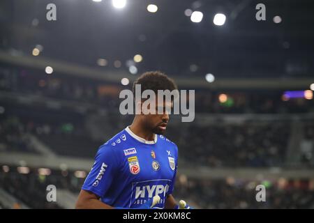 Linz, Österreich. April 2024. LINZ, ÖSTERREICH - 12. APRIL: Tobias Lawal von LASK während des Admiral-Bundesliga-Spiels zwischen LASK und FC Red Bull Salzburg in der Raiffeisen Arena am 12. April 2024 in Linz, Österreich .240412 SEPA 07 107 - 20240412 PD11507 Credit: APA-PictureDesk/Alamy Live News Stockfoto