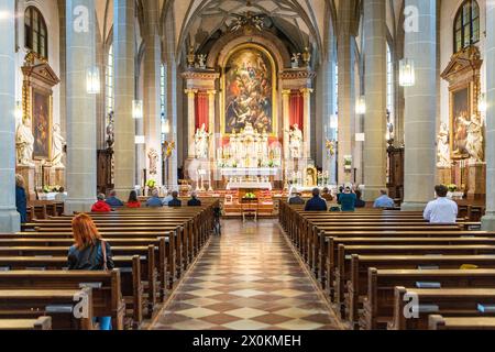 Stiftskirche St. Philipp und Jakob in der Wallfahrtsstadt Altötting. Stockfoto