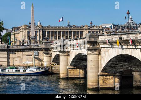 Pont de la Concorde, Paris, Frankreich. Historische Brücke, die 1791 während der Französischen Revolution mit Steinen aus der Bastille erbaut wurde. Stockfoto